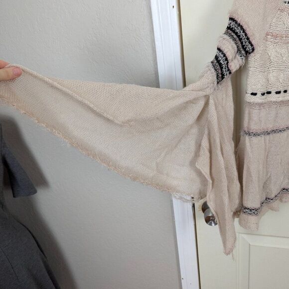 Free People | Cream Cable Knit Distressed Sweater Size Extra Small - Picture 9 of 14